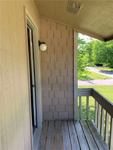 461 Garrett Street C, Siloam Springs, AR 72761