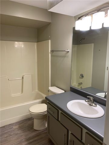 461 Garrett Street C, Siloam Springs, AR 72761