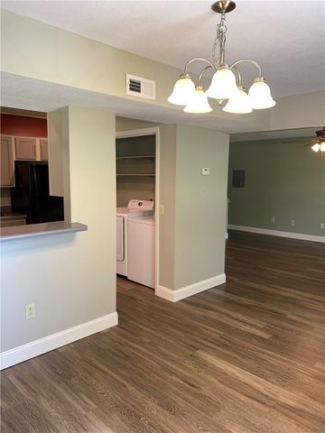 461 Garrett Street C, Siloam Springs, AR 72761