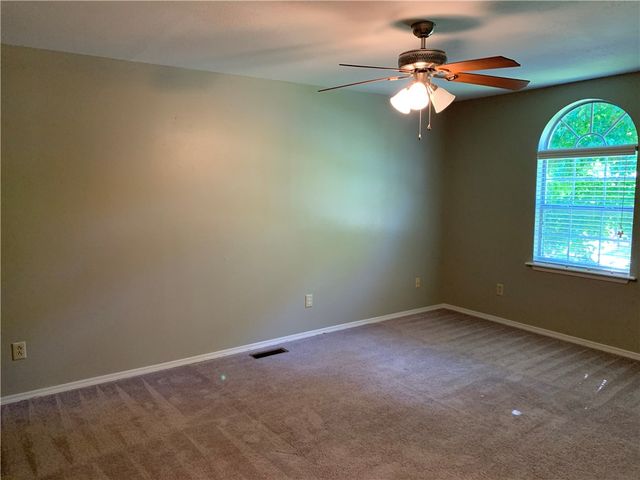 461 Garrett Street C, Siloam Springs, AR 72761