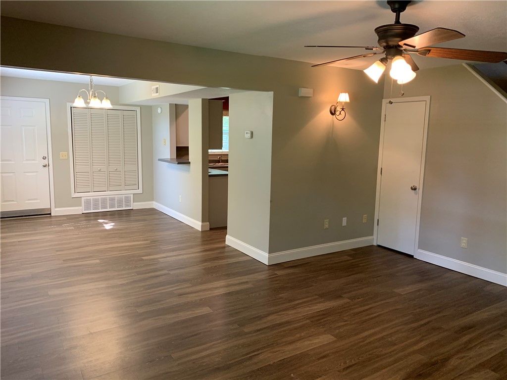 461 Garrett Street C, Siloam Springs, AR 72761