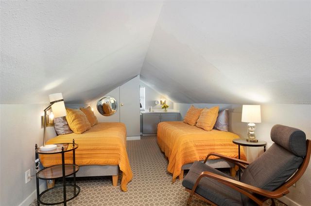 1101 CRESCENT LAKE DRIVE N, St Petersburg, FL 33701