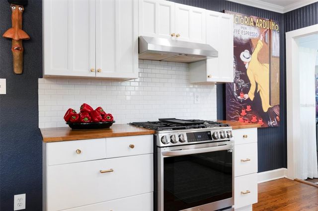 1101 CRESCENT LAKE DRIVE N, St Petersburg, FL 33701