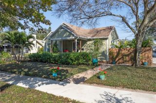 1101 CRESCENT LAKE DRIVE N, St Petersburg, FL 33701