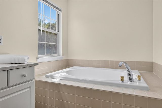 4905 Ravine Court, Ann Arbor, MI 48105