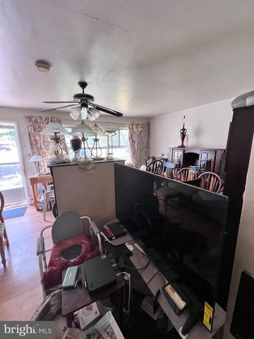 1457 MARLYNS LN, North Wales, PA 19454