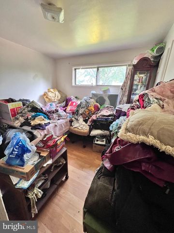 1457 MARLYNS LN, North Wales, PA 19454