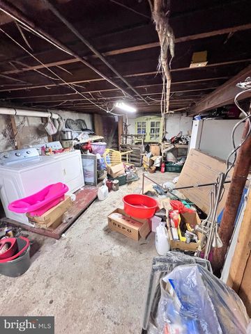 1457 MARLYNS LN, North Wales, PA 19454