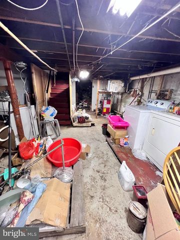 1457 MARLYNS LN, North Wales, PA 19454