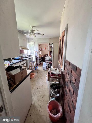 1457 MARLYNS LN, North Wales, PA 19454