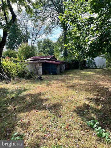 1457 MARLYNS LN, North Wales, PA 19454