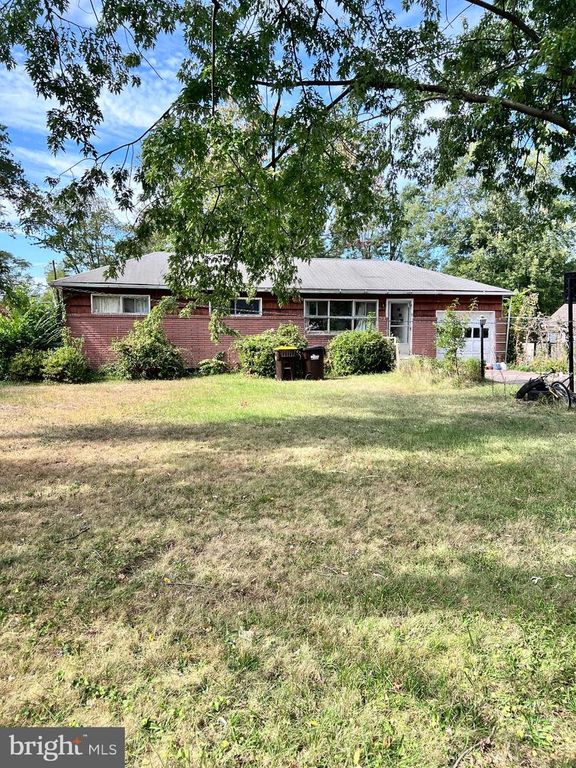 1457 MARLYNS LN, North Wales, PA 19454