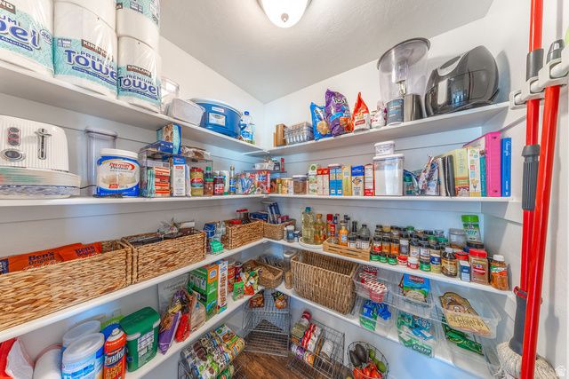 1029 N BEXLEY DR, North Salt Lake, UT 84054