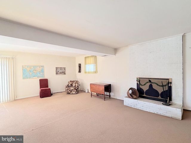 9921 WOODROW ST, Vienna, VA 22181