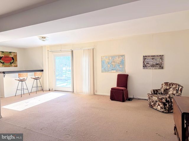 9921 WOODROW ST, Vienna, VA 22181