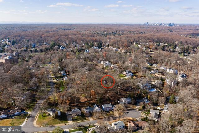 9921 WOODROW ST, Vienna, VA 22181
