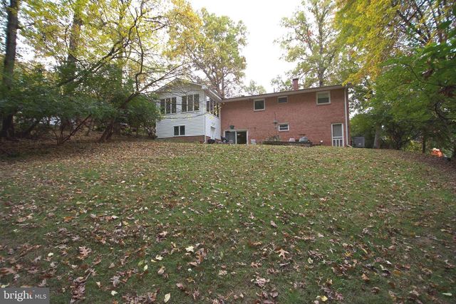 9921 WOODROW ST, Vienna, VA 22181