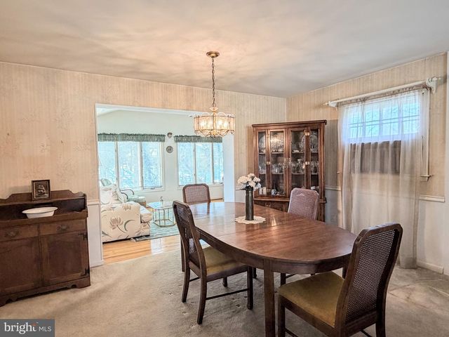 9921 WOODROW ST, Vienna, VA 22181