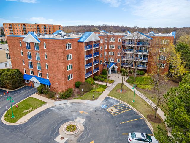6755 N Milwaukee Avenue 303, Niles, IL 60714