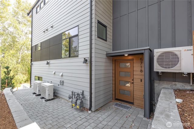 5718 NE 65th Street, Seattle, WA 98115