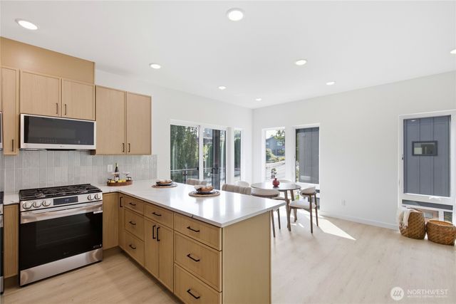 5718 NE 65th Street, Seattle, WA 98115