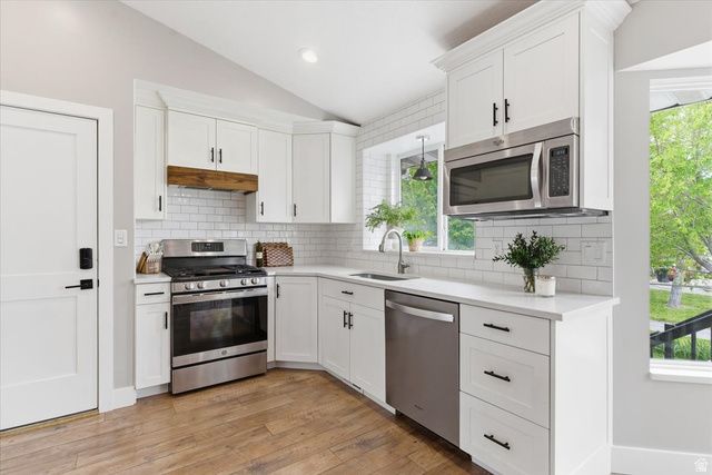 12 E 1340 S, Farmington, UT 84025