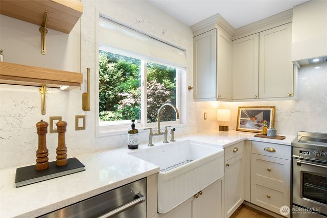 410 N 178th Lane, Shoreline, WA 98133