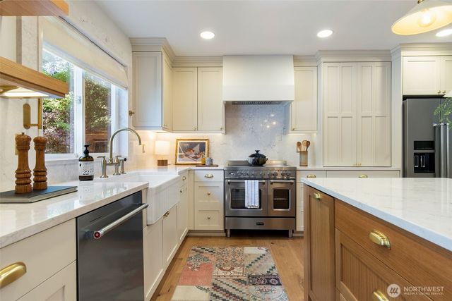 410 N 178th Lane, Shoreline, WA 98133