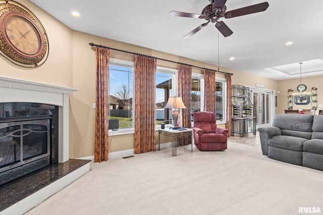 2104 Dubsdread Drive, Springfield, IL 62711