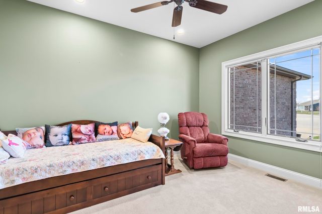 2104 Dubsdread Drive, Springfield, IL 62711