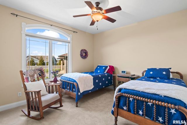 2104 Dubsdread Drive, Springfield, IL 62711