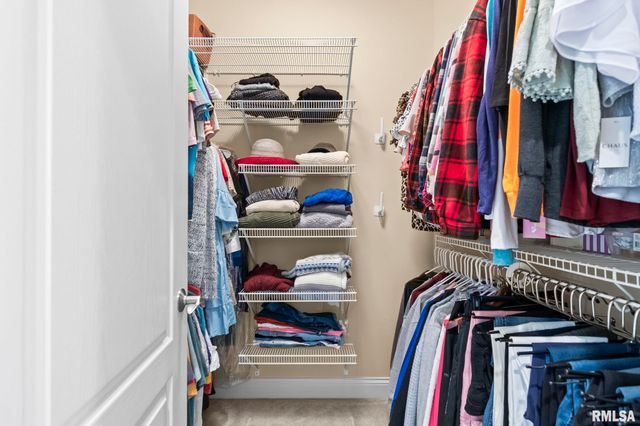 2104 Dubsdread Drive, Springfield, IL 62711