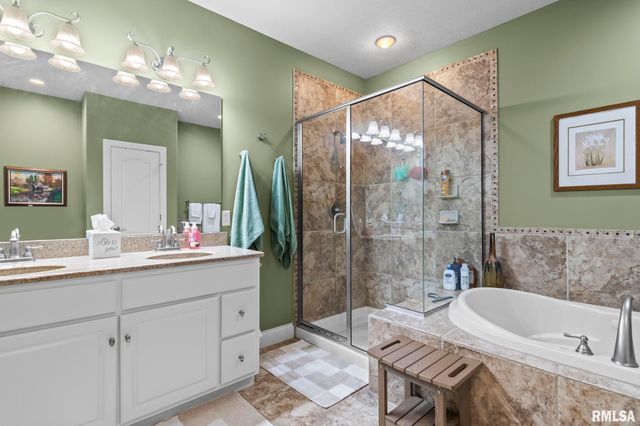 2104 Dubsdread Drive, Springfield, IL 62711