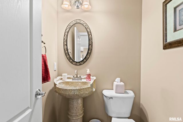 2104 Dubsdread Drive, Springfield, IL 62711