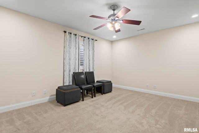 2104 Dubsdread Drive, Springfield, IL 62711