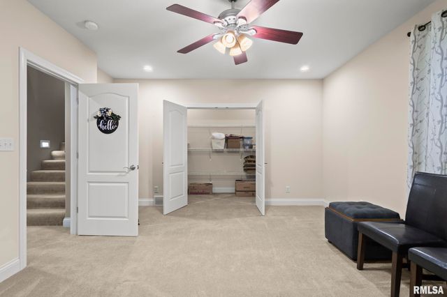 2104 Dubsdread Drive, Springfield, IL 62711