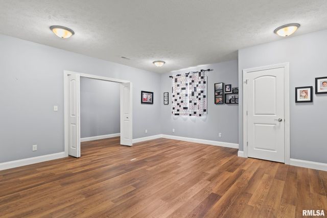 2104 Dubsdread Drive, Springfield, IL 62711