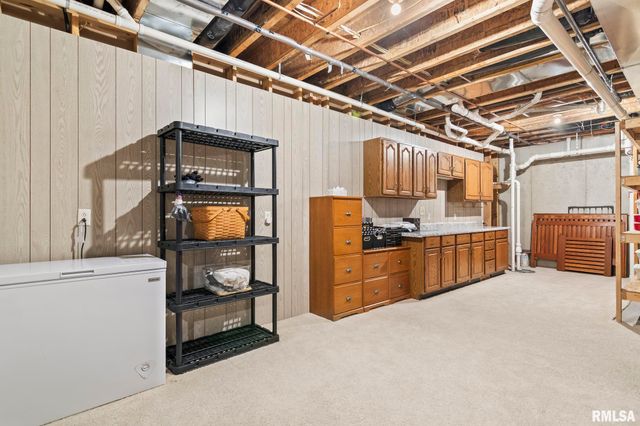 2104 Dubsdread Drive, Springfield, IL 62711