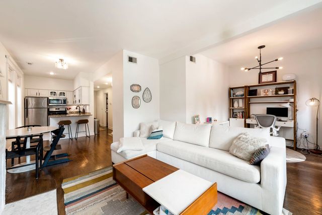 924 W Fullerton Avenue 2, Chicago, IL 60614
