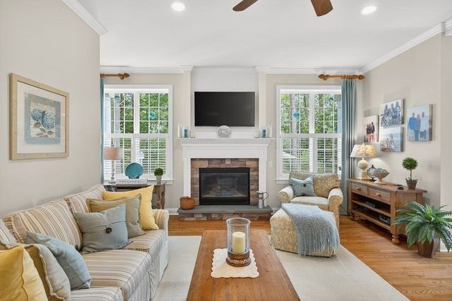 4 Woodsong, Plymouth, MA 02360