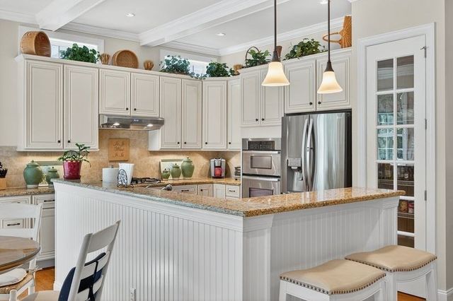 4 Woodsong, Plymouth, MA 02360