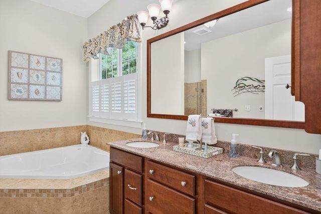 4 Woodsong, Plymouth, MA 02360