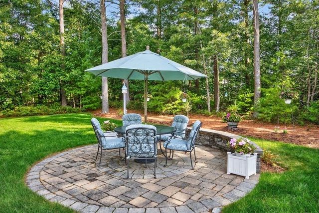 4 Woodsong, Plymouth, MA 02360