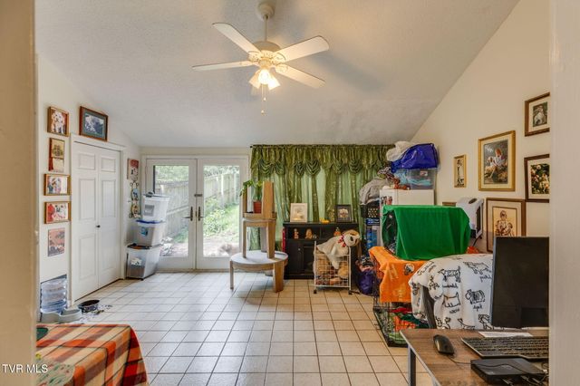 716 Carolina Avenue Apt C, Bristol, TN 37620