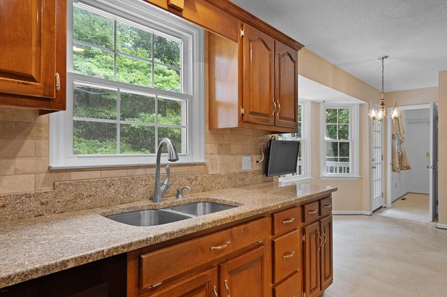 709 Rocky Shadows Drive, Chattanooga, TN 37421