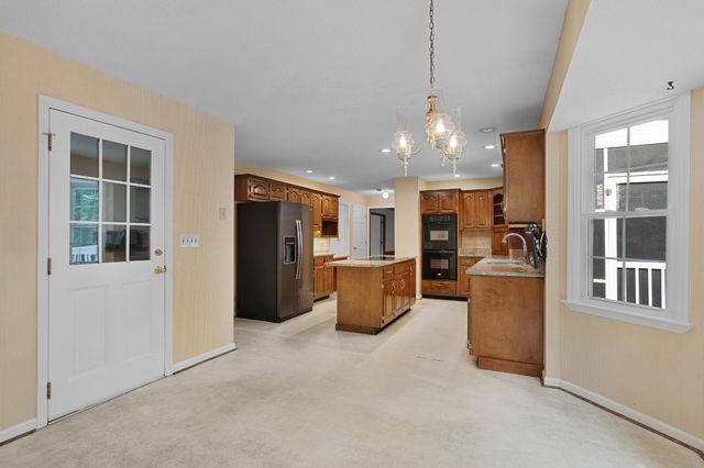 709 Rocky Shadows Drive, Chattanooga, TN 37421