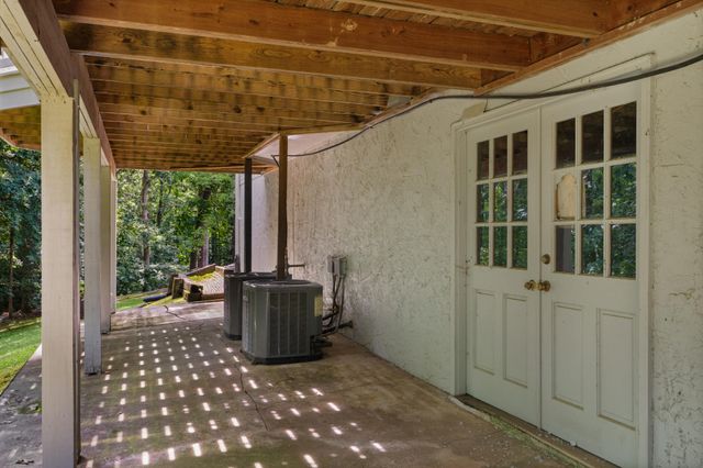 709 Rocky Shadows Drive, Chattanooga, TN 37421