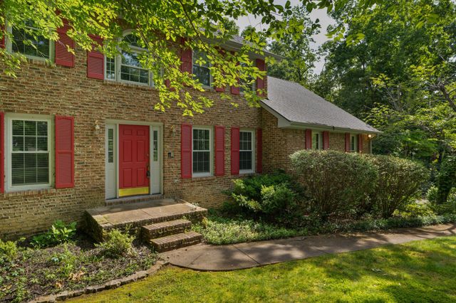 709 Rocky Shadows Drive, Chattanooga, TN 37421