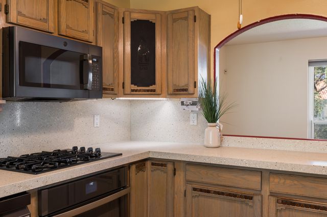 9231 Oakland Avenue NE, Albuquerque, NM 87122