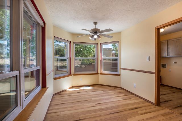 9231 Oakland Avenue NE, Albuquerque, NM 87122